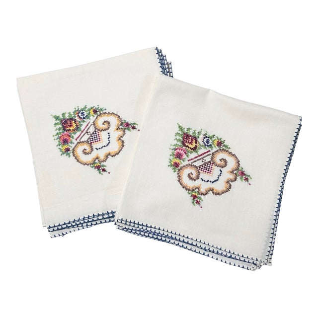 Vintage Hand Embroidered Floral Cotton Dinner Napkins – Blue Stitch Trim, Cottage Style (Set of 10) For Sale