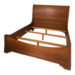 Stickley Queen Size Mahogany Sleigh Bed