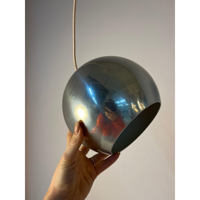 The Topan pendant lamp is an absolute design milestone and one of Verner Panton's most iconic designs. Originally created...
