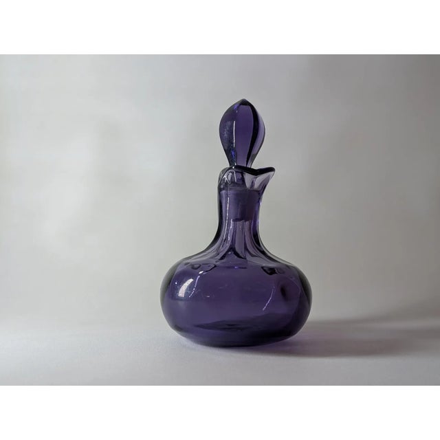 Mid-Century Modern Mid 20th Century Mid Century Modern Heisey & Co. Yeoman Cruet Hawthorne Orchid With Stopper For Sale - Image 3 of 9