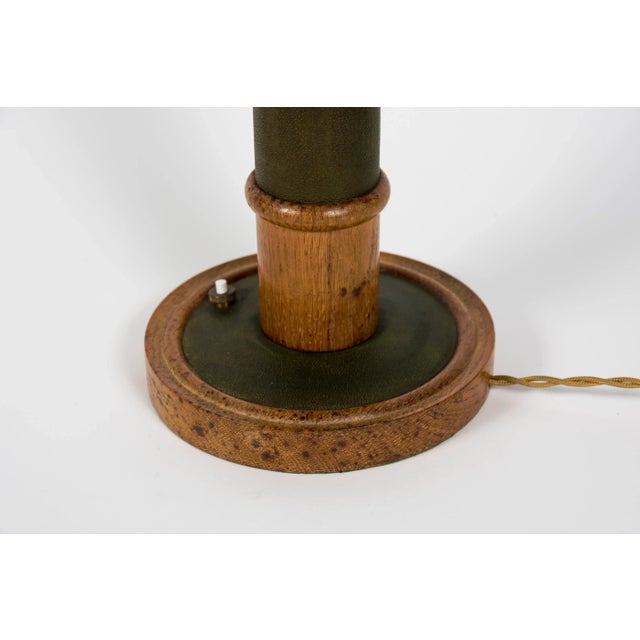 Mid-Century Modern Oak and Leather Table Lamp in the Style of Paul Duprè-Lafon, 1950s For Sale - Image 3 of 8