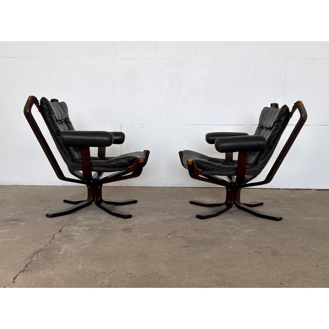 1970s Falcon Chairs in Black Leather by Sigurd Ressell, Norway, 1970s, Set of 2 For Sale - Image 5 of 10