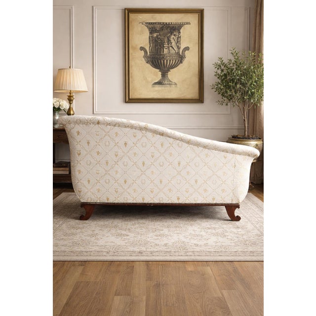 Traditional Antique Mahogany Recamier Chaise Lounge With Neoclassical Upholstery For Sale - Image 3 of 8