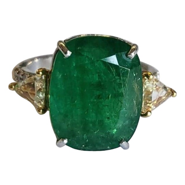 Set in 18k Gold 10.85 Carats Zambian Emerald & Rose Cut Diamonds Engagement Ring, Size 6 For Sale