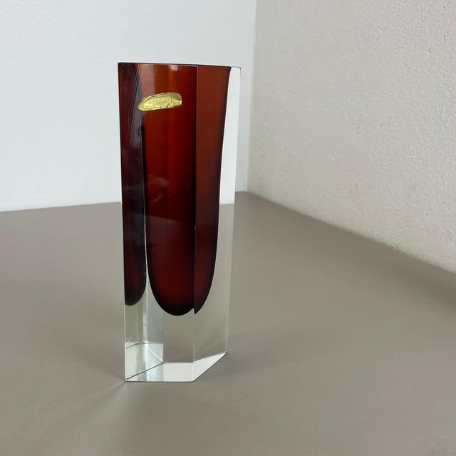 1970s Large Ochre Murano Glass Sommerso Vase attributed to Flavio Poli, 1970s For Sale - Image 5 of 18