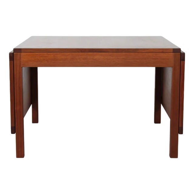 Børge Mogensen Extendable Coffee Table 5362 by Fredericia Furniture, Denmark. Made of American Walnut with 2 Drop-Down Leaves., 1970s For Sale
