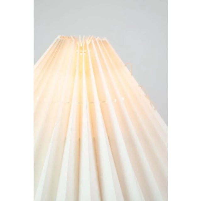 1960s Mouth Blown Glass Table Lamp Model 302 attributed to Billmann-Petersen for Fyens Glassworks, 1960s For Sale - Image 5 of 9