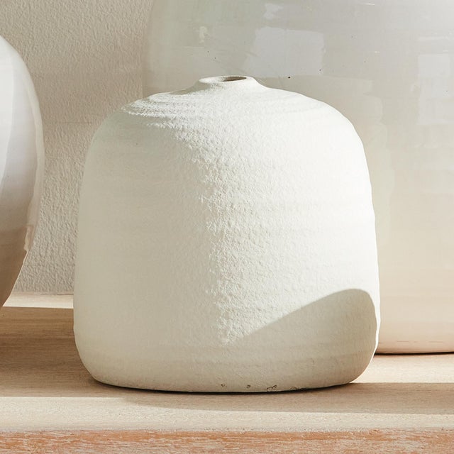 Kenneth Ludwig Chicago Lemore Vase Large For Sale - Image 4 of 4
