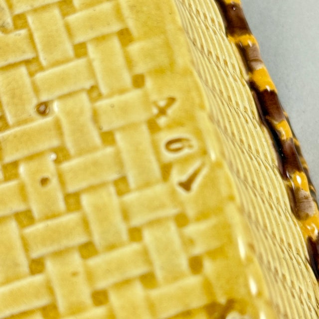 19th Century Minton English Majolica Yellow Earthenware Trinket Basket For Sale - Image 11 of 12