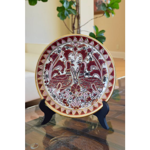 VINTAGE DAKAS CERAMIC DECORATIVE PLATE Origin: Rhodes, Greece (Archagelos) Diameter: 9.5 inches OVERVIEW: A beautifully...