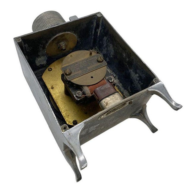 Silver Chrome General Electric Monitor Top Refrigerator Electric Clock 1928 For Sale - Image 8 of 8