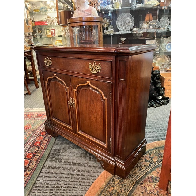 English Vintage Thomasville Neo Colonial One Drawer Cupboard For Sale - Image 3 of 13