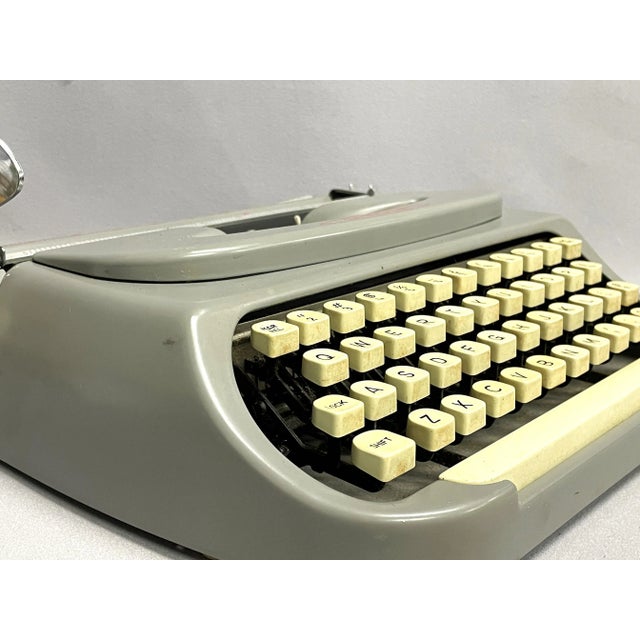 Metal Singer Scholastic Model T-4 Typewriter For Sale - Image 7 of 12