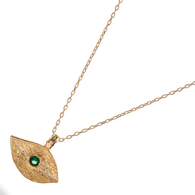 Cleopatra’s Emerald Guardian Eye Necklace For Sale - Image 10 of 11