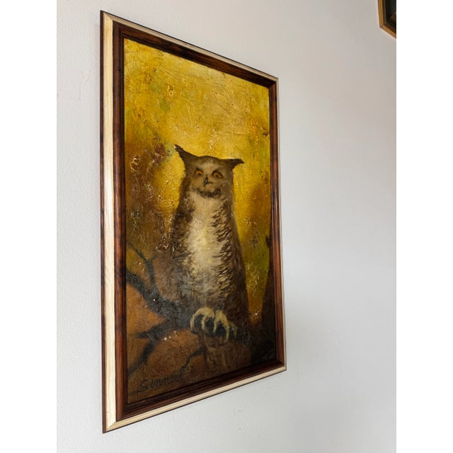 Striking 1971 vintage oil painting on canvas by American artist Elaine Sinnard (1926–2012), depicting a majestic owl...