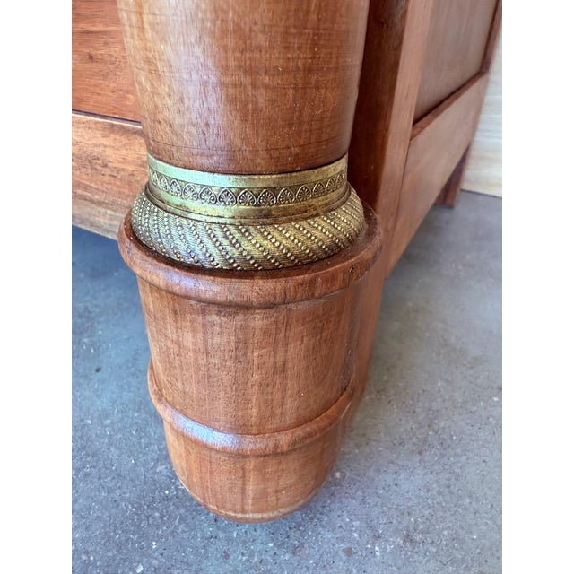 1830s French Empire Walnut Chest with Four Drawers and Gilded Edges, Commode For Sale - Image 14 of 18