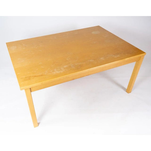 Coffee table in beech of Danish design from the 1960s. The table is in great vintage condition.