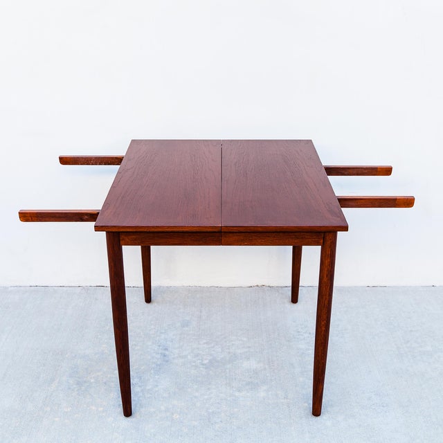 1970s Vintage Danish Modern Expandable Oak Dining Table With Four Leaves For Sale - Image 5 of 10