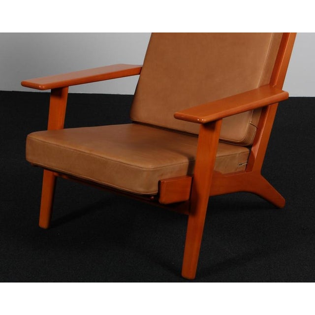 Model 290A Lounge Chair in Beech and Leather attributed to Hans J. Wegner for Getama, 1990s For Sale - Image 4 of 7
