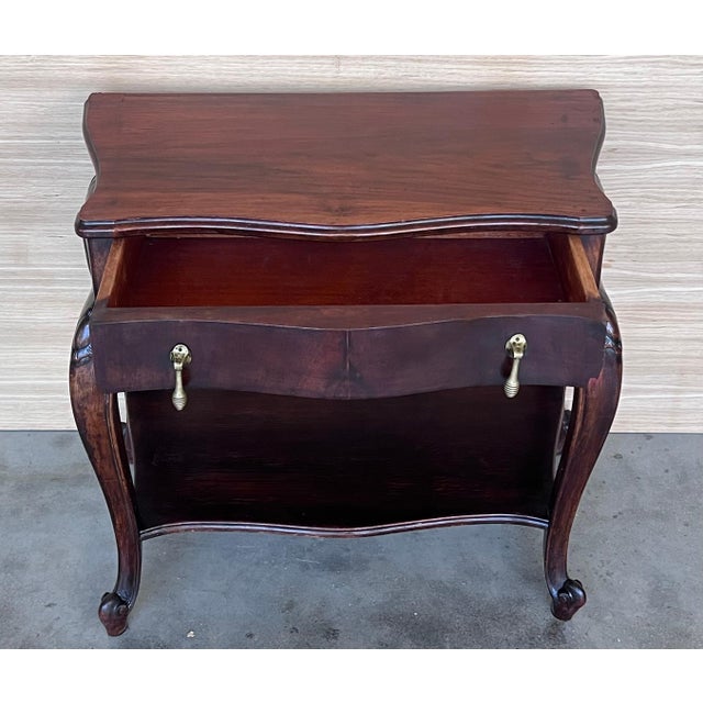 French Nightstands with Drawers and Cabriole Legs, 1900s, Set of 2 For Sale In Miami - Image 6 of 18