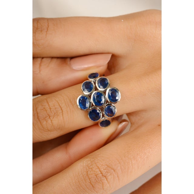 18k White Gold Blue Sapphire Contemporary Cocktail Ring Size 6 For Sale In New York - Image 6 of 12
