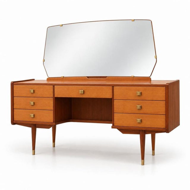 Vintage dressing table with mirror – Mid-Century vanity (1950s/60s). An elegant vintage dressing table with mirror from...