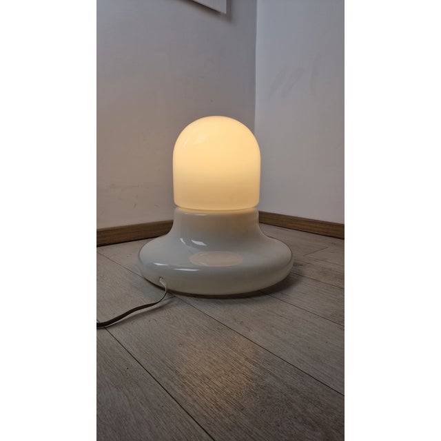 Vintage Zea Table Lamp in Opal Blown Murano Glass by Claudio Salocchi for Lumenform, 1970s For Sale - Image 6 of 11
