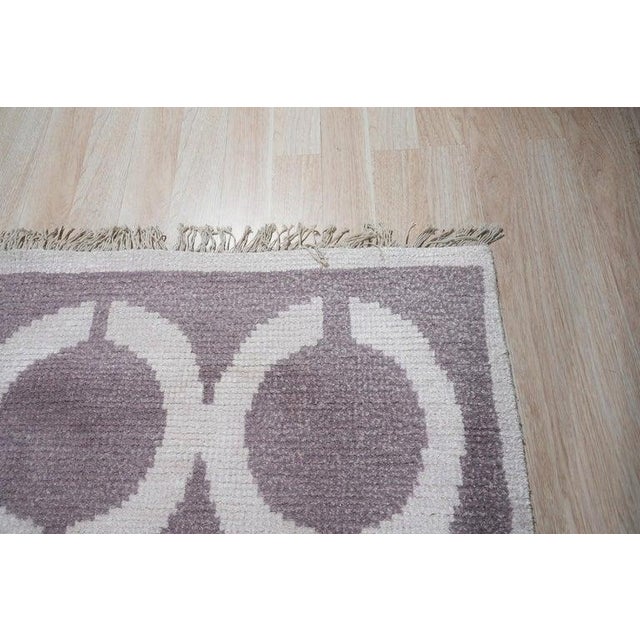 Contemporary 6x9 Brown Hand-Knotted Wool Bamboo Silk Linked Circles Design Tribal Carpet Rug For Sale - Image 3 of 8