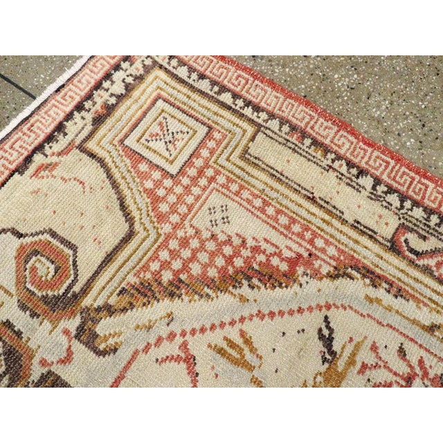 Galerie Shabab Collection Mid-20th Century Handmade Turkish Ghiordes Throw Rug For Sale In New York - Image 6 of 7