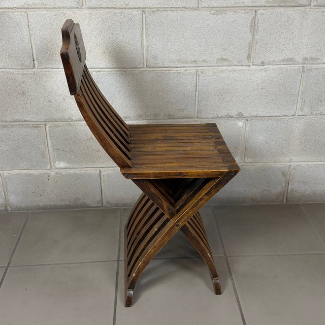 Antique Italian Folding Chairs in Carved Wood, 20th Century, Set of 2 For Sale - Image 5 of 11