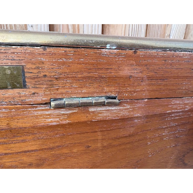 Chest in Wood and Brass For Sale - Image 4 of 18