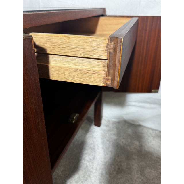 Brown 1960s Attributed to Jack Cartwright for Founders Walnut Nightstands With Slate Top, A Pair For Sale - Image 8 of 12