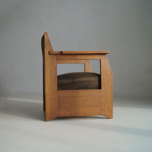 Designed in 1924 for Pander & Zonen, this armchair by Hendrik Wouda is one of the rarest and most refined expressions of...