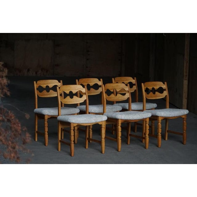 Gold Razorblade Dining Chairs in Oak & Lambswool from Henning Kjærnulf, 1960s, Set of 6 For Sale - Image 8 of 15
