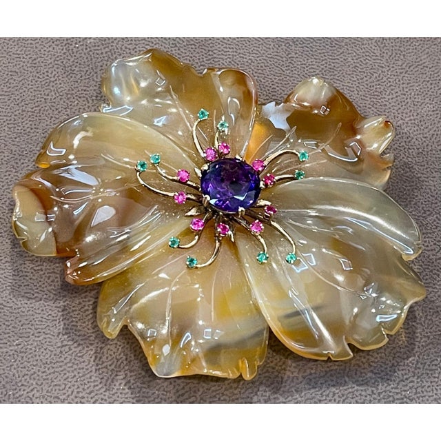 400 Carat Natural Agate, Amethyst, Ruby and Emerald Big Flower Pin 14K Gold For Sale In New York - Image 6 of 18