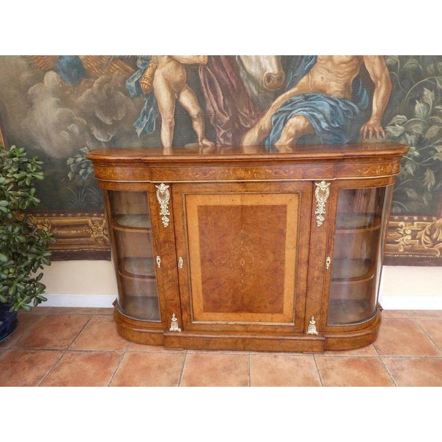 Wood Antique Regency Walnut Credenza Bookcase from Gillows, 1820 For Sale - Image 7 of 18