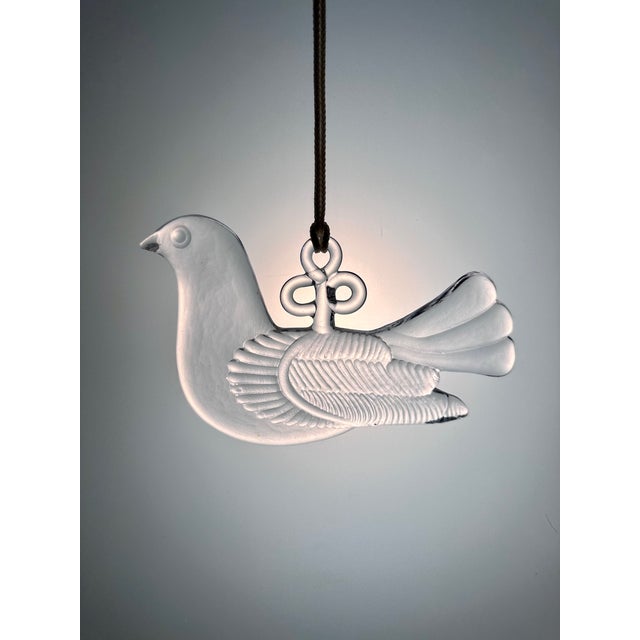 Glass Art Suncatcher in the shape of a Dove by Bertil Vallien for Boda, Sweden, 1970s For Sale - Image 10 of 12
