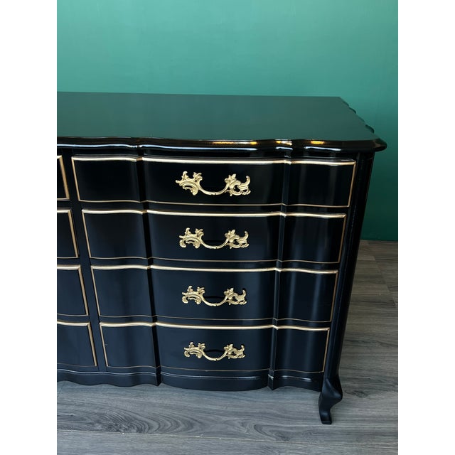 Black Vintage High Gloss Black Lacquered French Provincial Dresser of Nine Drawers For Sale - Image 8 of 16