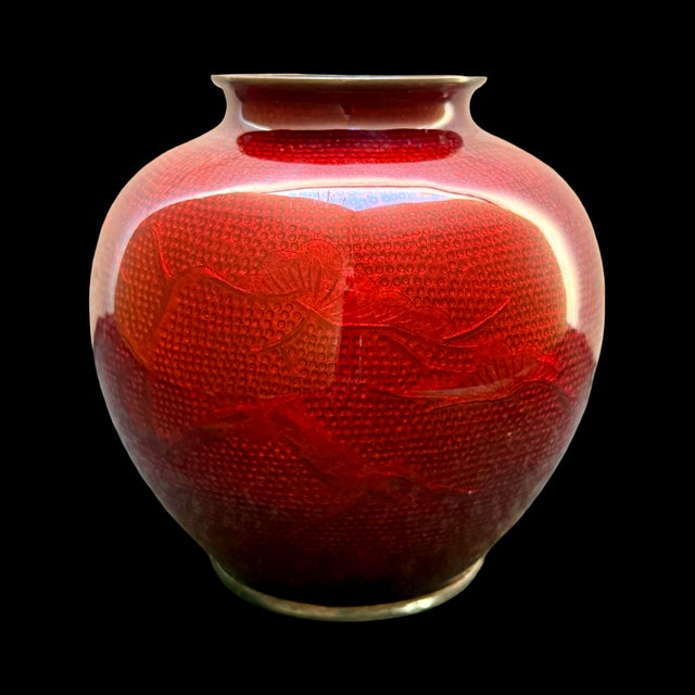 This antique Japanese Ginbari cloisonné vase showcases the refined artistry of early 20th-century enamelwork, featuring a...