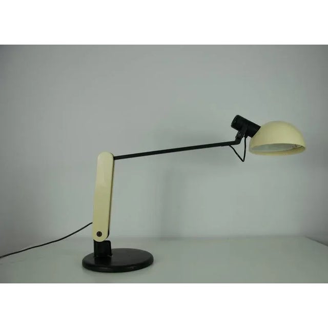1980s Praxi Table Lamp attributed to Bruno Gecchelin for Guzzini, Italy, 1983 For Sale - Image 5 of 14