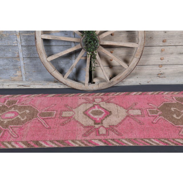 Traditional Vintage Turkish Oushak Handmade Wool Cotton Pink Runner Rug For Sale - Image 3 of 9
