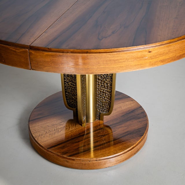1970s Late-20th Century Extendable Table in the style of Luciano Frigerio, Italy For Sale - Image 5 of 9