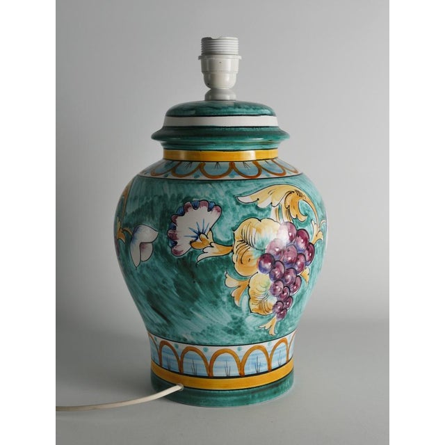Deruta Porcelain Table Lamp with Hand-Painted Grape Decoration, Italy, 1960s For Sale - Image 9 of 17