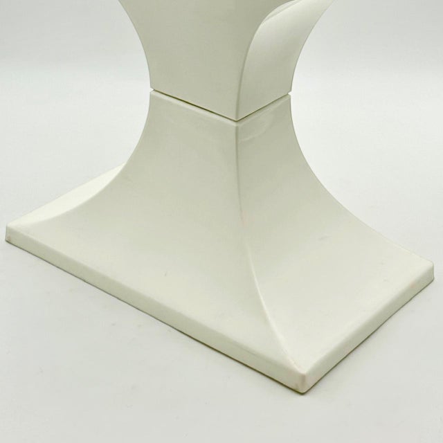 Dutch Space Age Stool in White Plastic with Purple Cushion from Flair, 1970s For Sale - Image 9 of 13