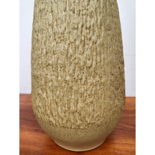 Design Technics 1960s Tall Lee Rosen for Design Technics Textured Pottery Lamp For Sale - Image 4 of 5