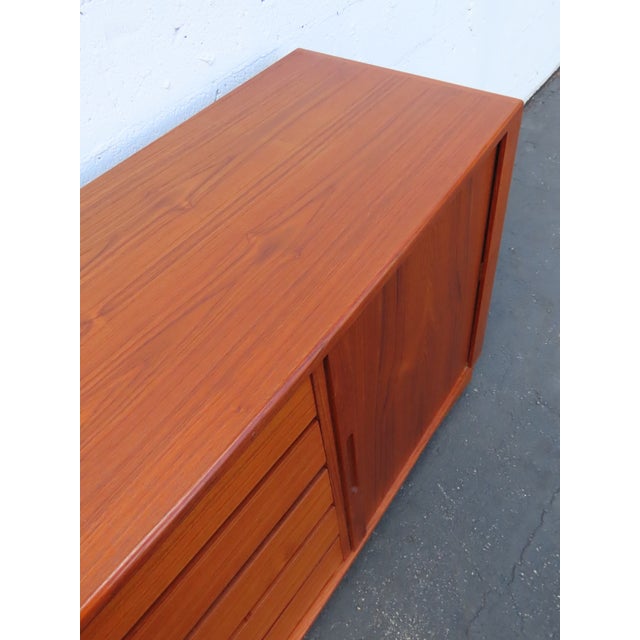 Danish Modern Bow Front Tambour Doors Dresser Sideboard Tv Media Console 6677 For Sale - Image 10 of 18