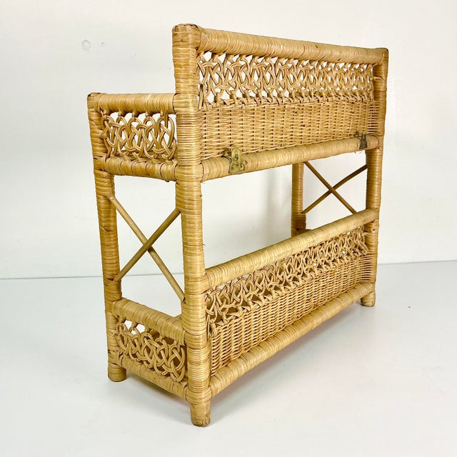 Mid-Century Boho Chic Coastal Arts & Crafts Double Knot Loop Wicker Wall Shelf For Sale - Image 6 of 16