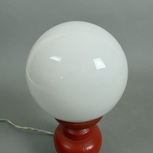 White Murano Glass Table Lamp with Red Wood Base, 1960s For Sale - Image 6 of 11