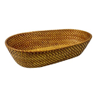 1990s Vintage Boho Chic Coastal Oval Wicker Basket For Sale