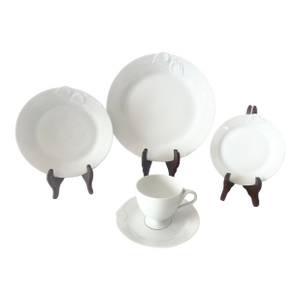 Fleuron Chloe’ Paris White by China 5 Piece Place Setting Mint Condition